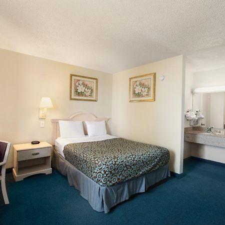 Days Inn Pensacola North Ferry Pass Kültér fotó